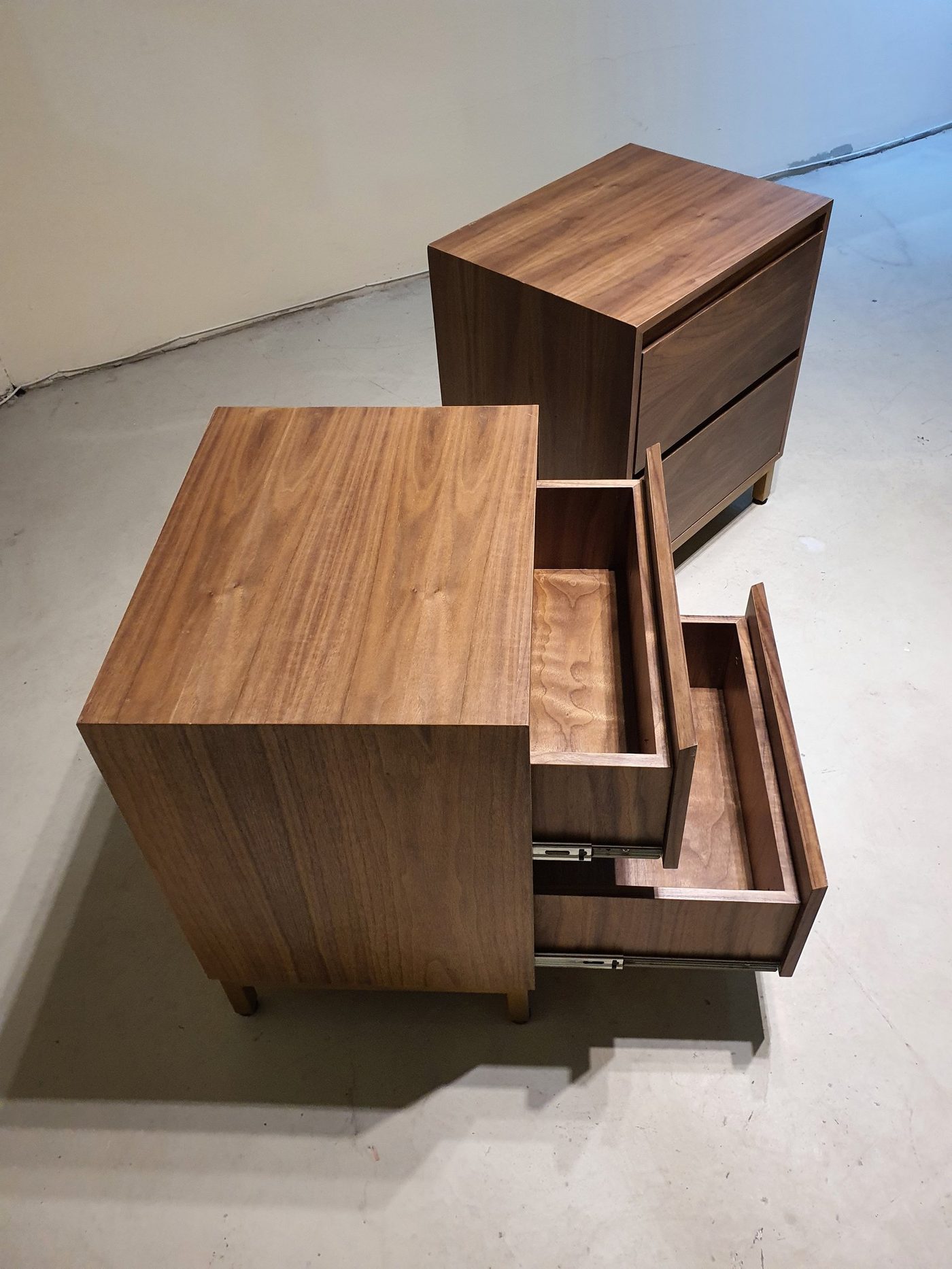 nightstand drawers