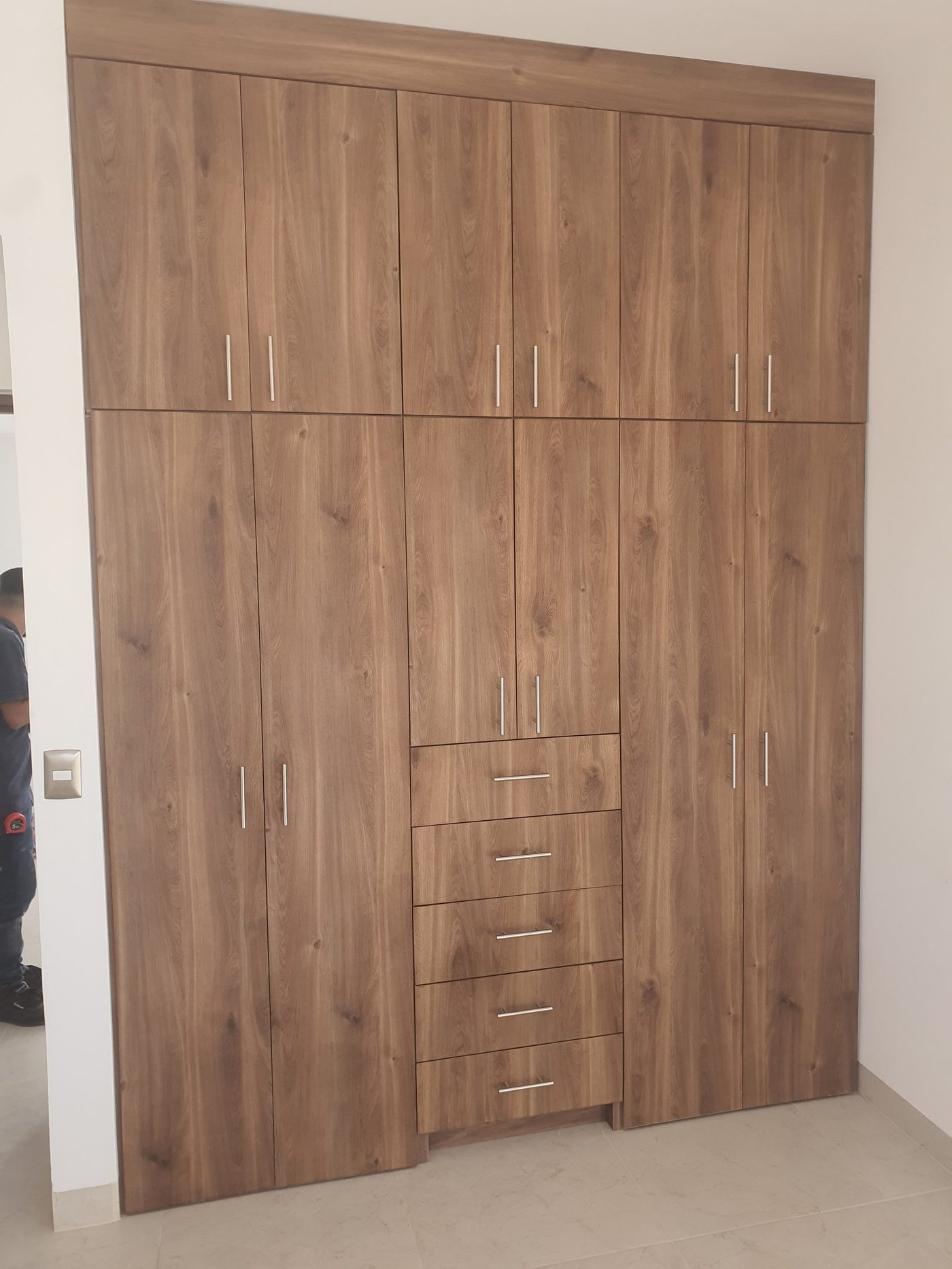 wardrobe tall